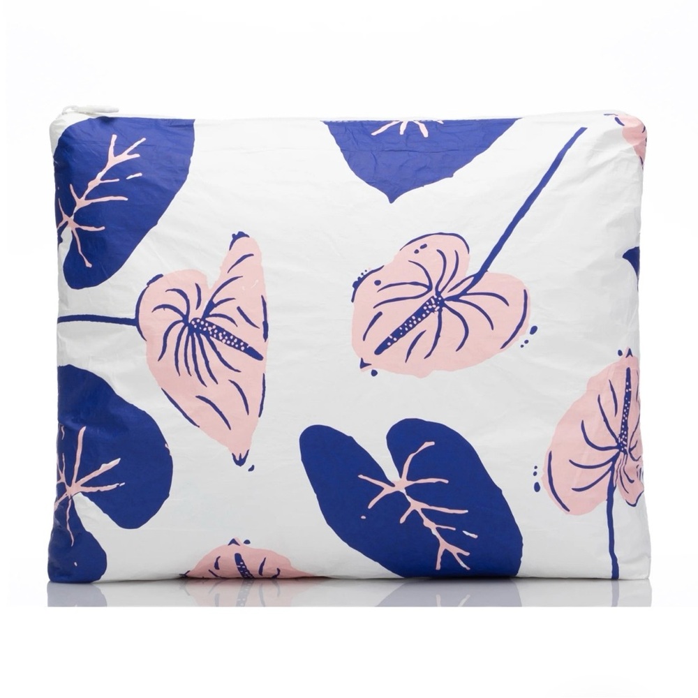 ALOHA COLLECTION SUMUDRA ANTHURIUMS FLAMINGO/WHITE MAX POUCH